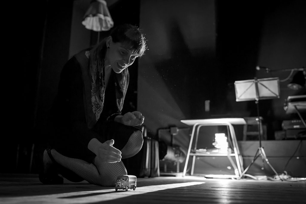 Crítica à peça Um museu vivo de memórias pequenas e esquecidas – Teatro S. Luiz, 19/10/2017