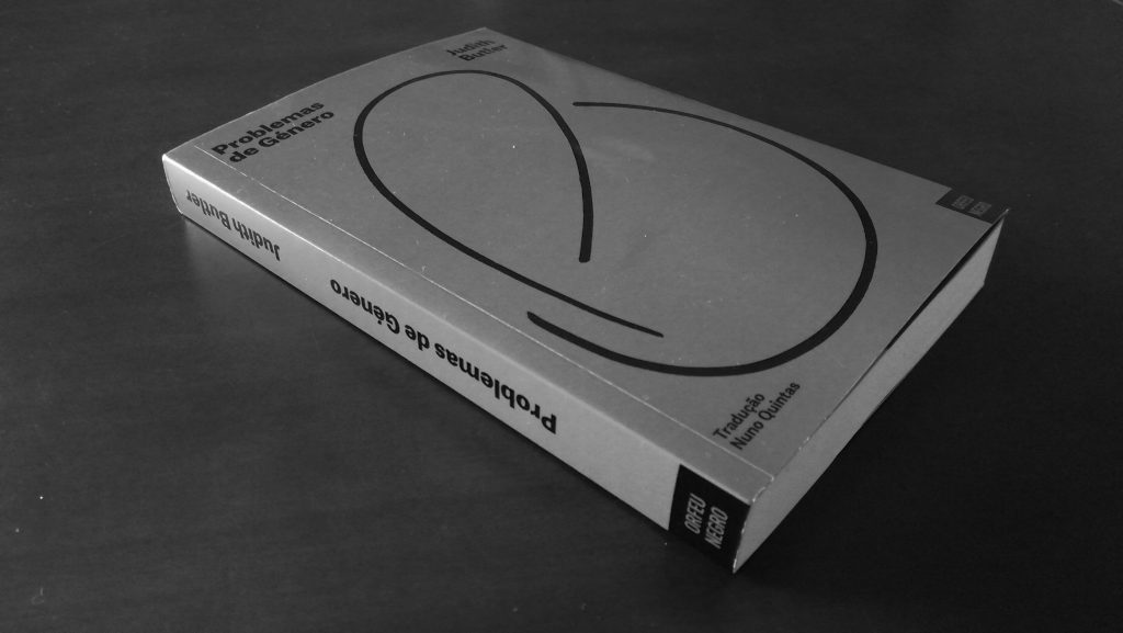 Recensão crítica do clássico dos estudos queer Problemas de Género de Judith Butler (Orfeu Negro, 2017) | INTRO
