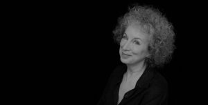 Reportagem da conferência da escritora canadiana Margaret Atwood no Fórum do Futuro 2018, no Teatro Rivoli, a 8 de Novembro | INTRO
