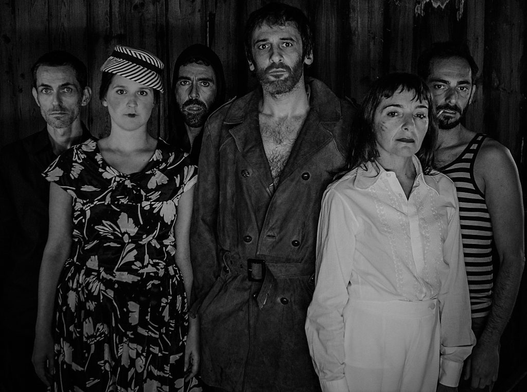 Crítica da peça O Arranca-Corações, baseada no livro homónimo de Boris Vian, apresentada a 17 de Fevereiro de 2019 no Teatro Municipal São Luiz | INTRO