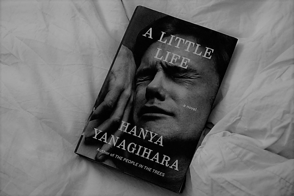 Recensão do livro "A Little Life", escrito pela norte-americana Hanya Yanagihara e publicado pela editora Picador no ano de 2015 | INTRO