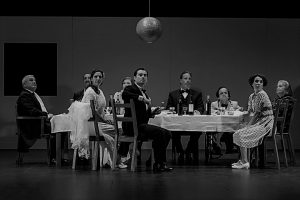 Crítica da peça "A Boda", do dramaturgo Bertold Brecht, apresentada no Teatro Nacional São João no passado dia 5 de Junho de 2019 | INTRO