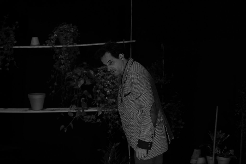 Crítica da peça Pátria, do multipremiado escritor brasileiro Bernardo Carvalho, em estreia absoluta na Casa das Artes de Famalicão a 30/11/2019 | INTRO