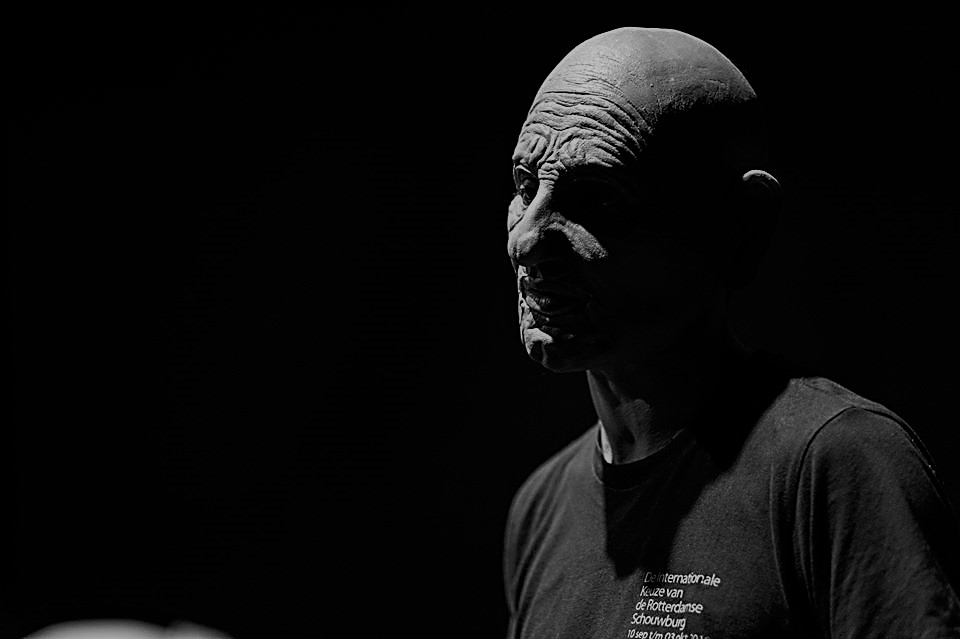 Crítica da peça O Futuro Próximo, de Gonçalo Waddington, terceira parte da tetralogia O Nosso Desporto Favorito, apresentada no TNDMII, a 13/12/2019 | INTRO