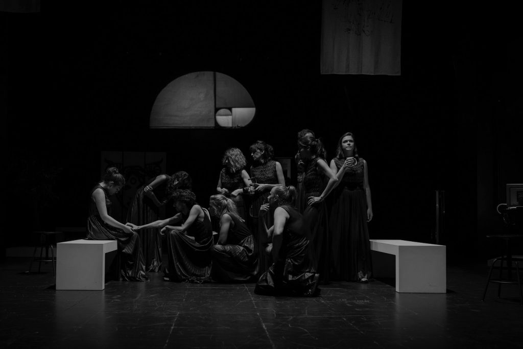 Crítica do espectáculo A.N.T.I.G.O.N.A., , estreado no Teatro Carlos Alberto, no Porto, a 16 de Setembro de 2020 | INTRO