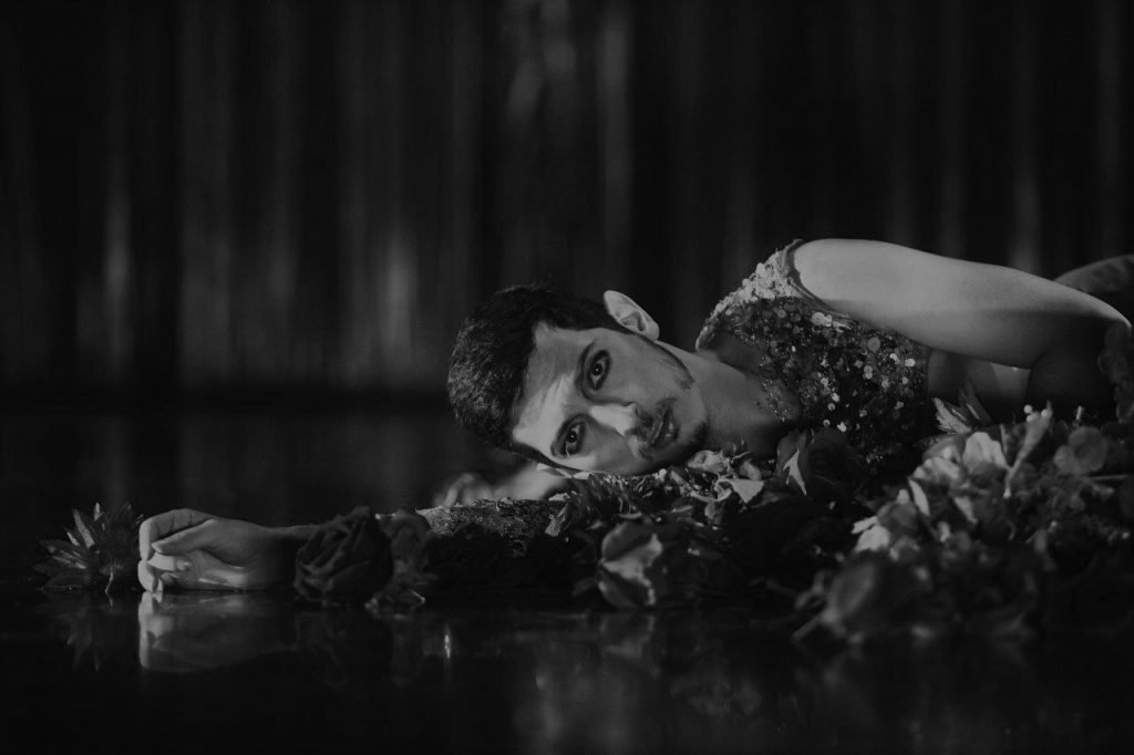 Crítica da peça "Calígula morreu. Eu não", com encenação de Marco Paiva, apresentada no Teatro Nacional D. Maria II a 30 de Junho de 2021 | INTRO